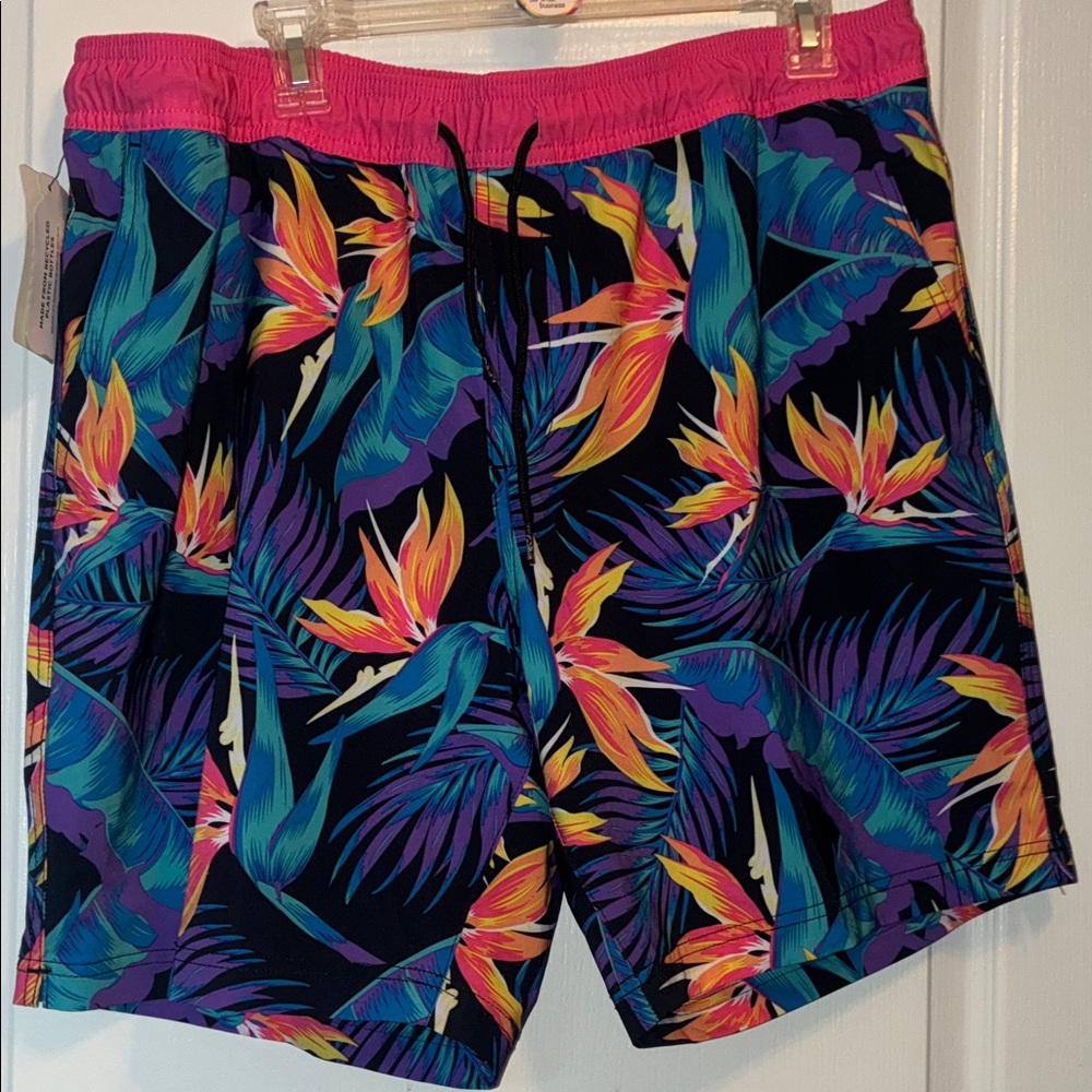 Vibrant Tropical Men's Board Shorts